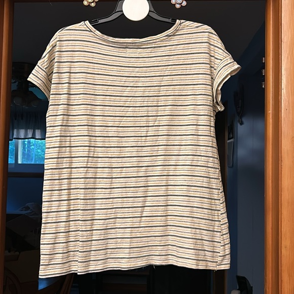 Striped tee shirt. Size Large. Knot twist in front adding a little more style. - Picture 3 of 6